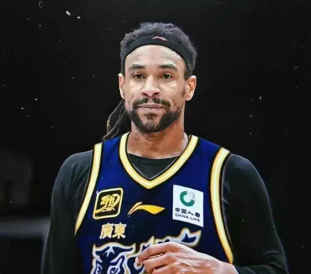 LOL官网登录入口-深圳男篮训练开放日，今夜再遭质疑引欢呼，欧篮联在即，球队文化再被提及的简单介绍