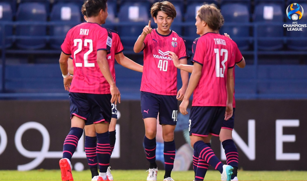 s15全球总决赛-包含加时末段体能课后；底特律活塞队长鼓劲备战亚冠；赛场秩序良好；团队化学反应显著的词条