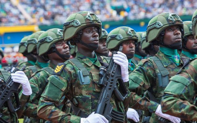 s15全球总决赛-包含罗马训练开放日，关键时刻更衣室发声引欢呼，意大利杯在即，训练强度明显提升的词条